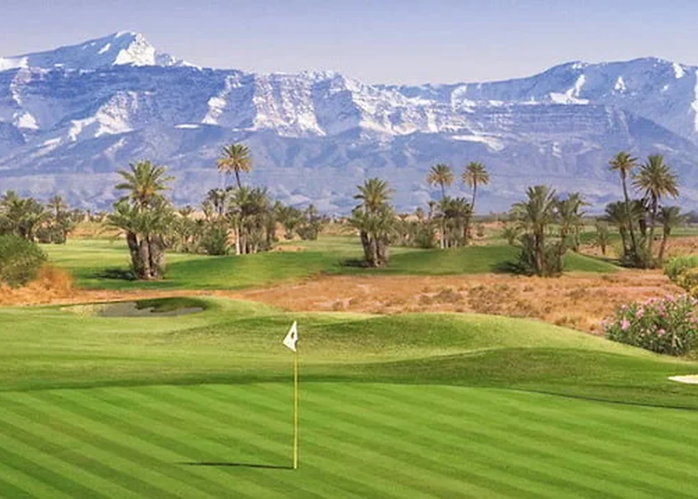 Parcours de golf à Marrakech face à l’Atlas